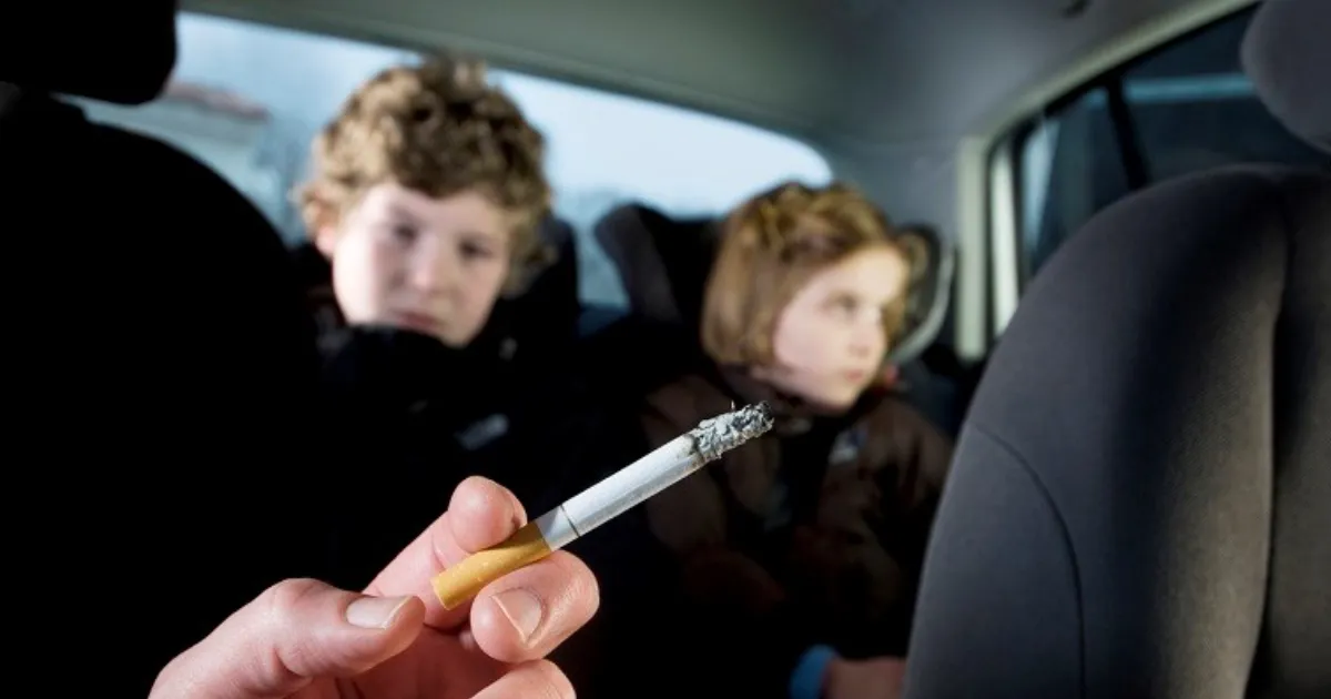 Không hút thuốc lá trên xe hay đang di chuyển trên ô tô