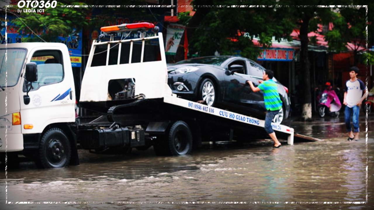 Cứu hộ giao thông xe ô tô ngập nước
