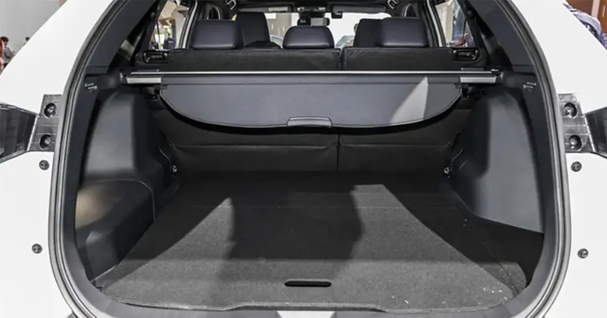 Khoang hành lý xe Toyota Yaris Cross Hybrid