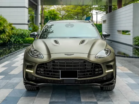Đầu xe Aston Martin DBX 707