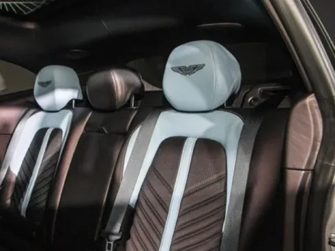 Hàng ghế sau Aston Martin DBX 707