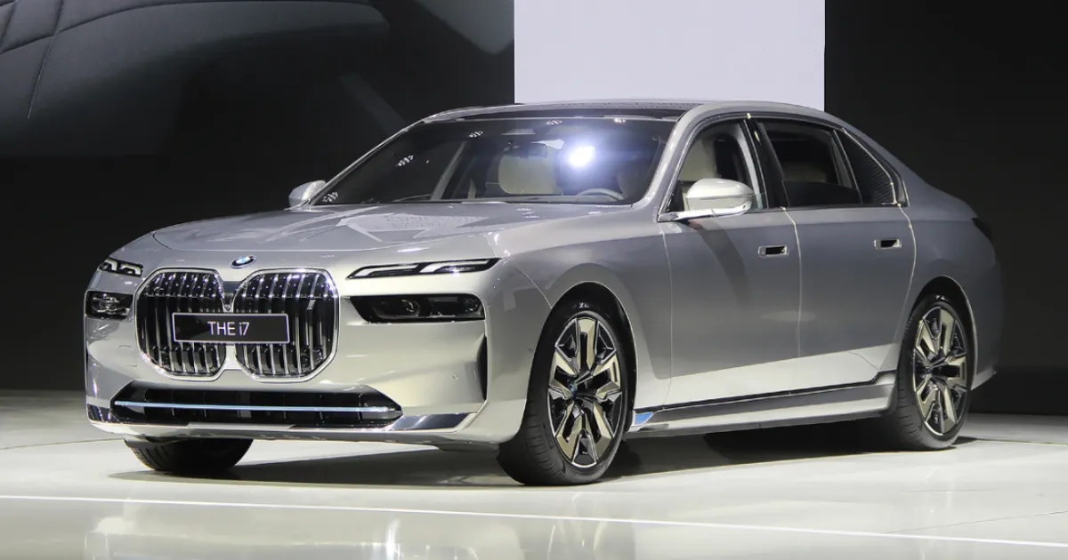 BMW i7