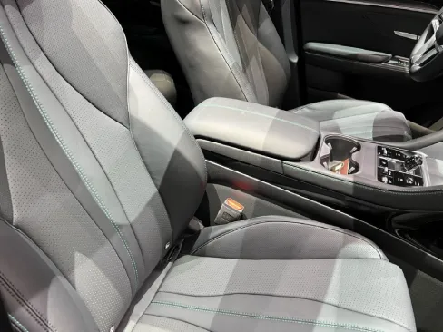 Hàng ghế trước BYD Seal U