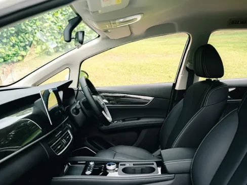 Hàng ghế trước BYD e6