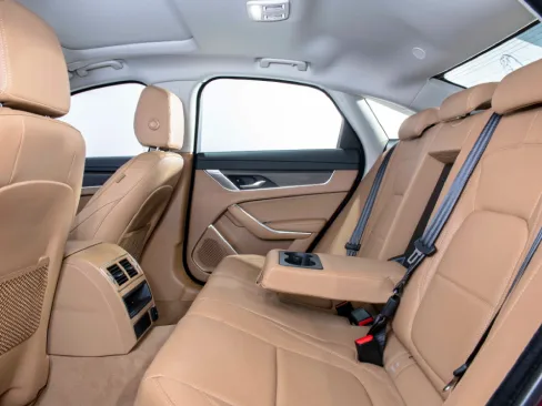 Hàng ghế sau Jaguar XF