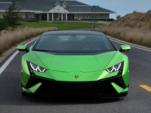 Đầu xe Lamborghini Huracan Tecnica