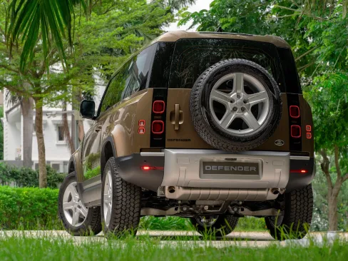Đuôi xe Land Rover Defender 90