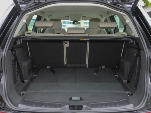 Khoang hành lý Land Rover Discovery Sport