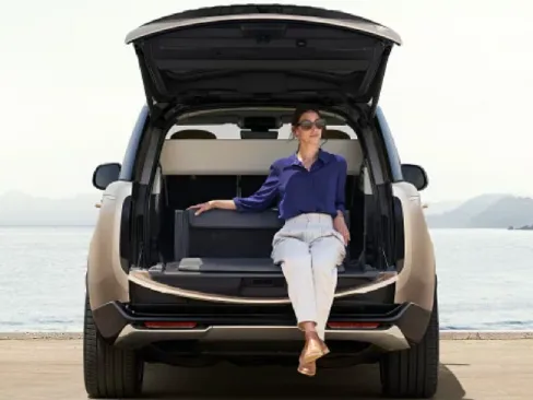 Khoang hành lý Land Rover Range Rover