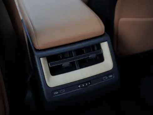 Cửa gió điều hòa hàng ghế sau Lexus ES