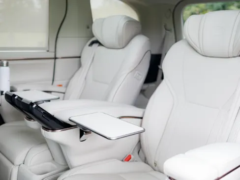Hàng ghế thứ hai Lexus LM