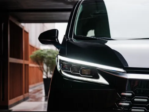 Cụm đèn trước Lexus LM