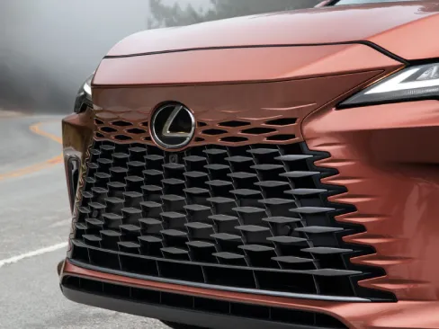 Lưới tản nhiệt Lexus RX 500h F Sport Performance