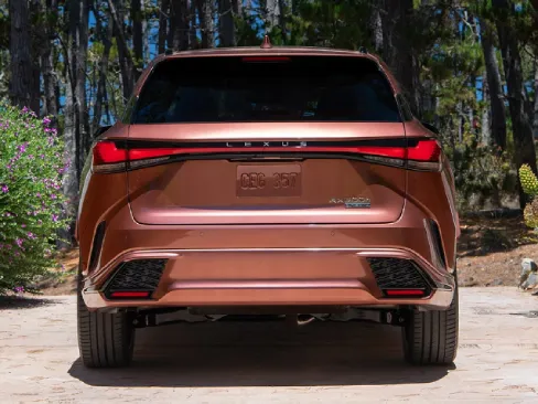 Đuôi xe Lexus RX 500h F Sport Performance