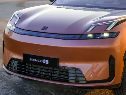 Lưới tản nhiệt Lynk & Co 08