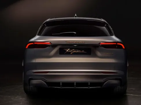 Đuôi xe Maserati Grecale Folgore