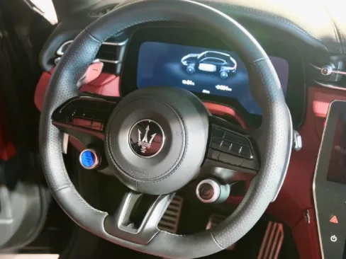 Vô lăng Maserati Grecale Folgore