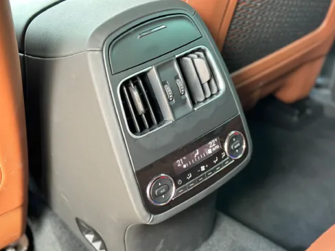 Cửa gió điều hòa hàng ghế sau Maserati Levante
