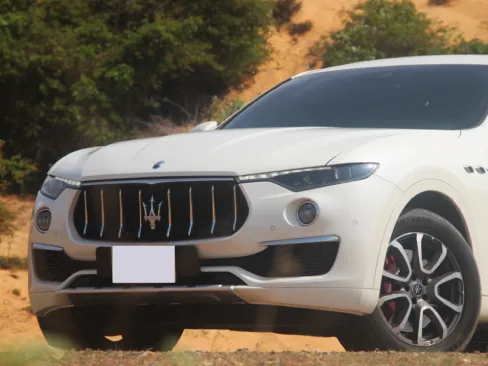 Đầu xe Maserati Levante