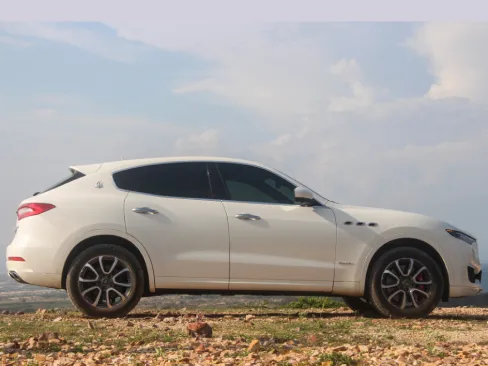 Thân xe Maserati Levante