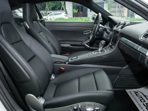 Ghế ngồi Porsche 718 Cayman