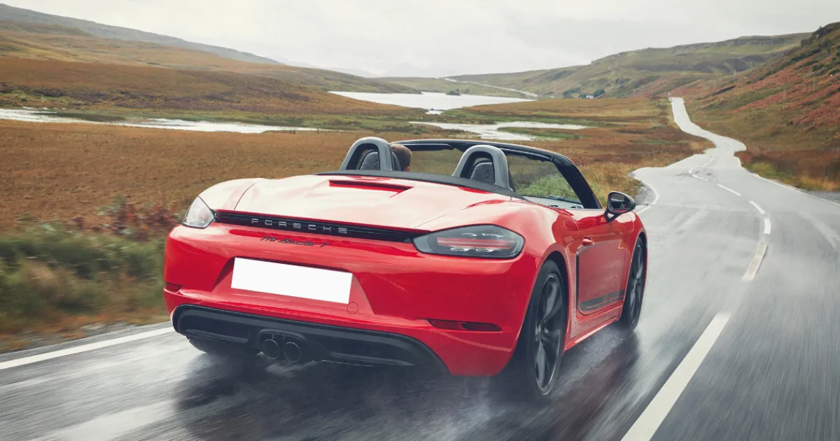 An toàn Porsche 718 Cayman