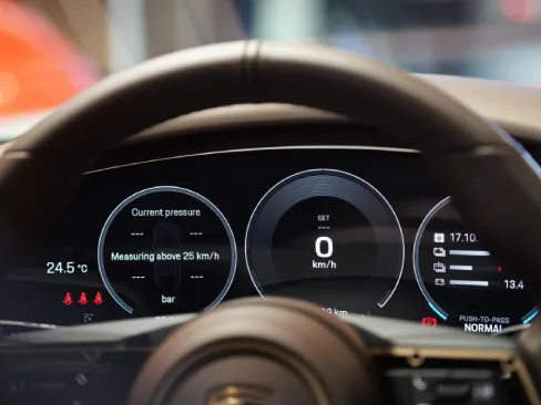 Màn hình kỹ thuật Porsche Taycan