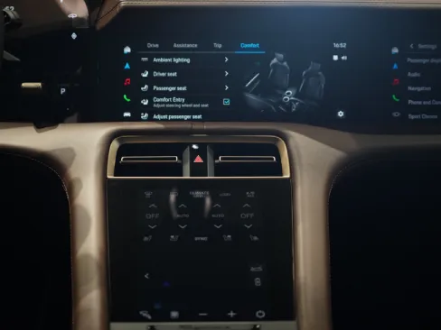 Màn hình giải trí trung tâm Porsche Taycan