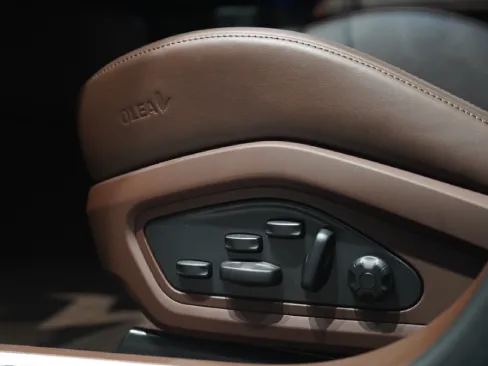 Ghế lái Porsche Taycan