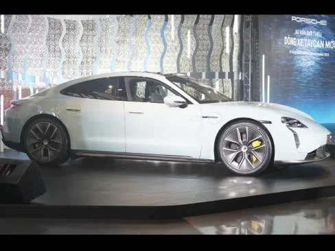 Thân xe Porsche Taycan