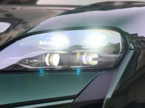 Cụm đèn trước Porsche Taycan Cross Turismo