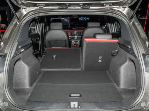 Khoang hành lý Proton X50