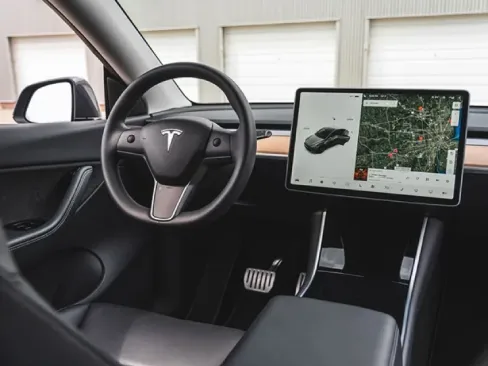 Khoang lái Tesla Model Y