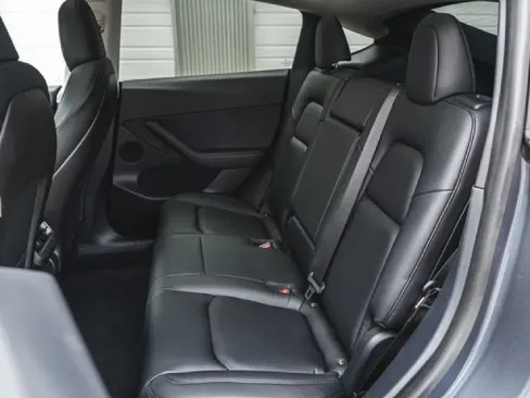 Hàng ghế sau Tesla Model Y