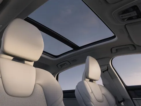 Cửa sổ trời toàn cảnh Volvo S90
