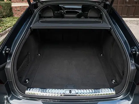 Khoang hành lý xe Audi A6