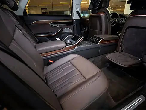 Hàng ghế sau xe Audi A8 L