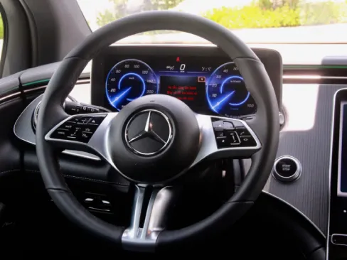 Vô lăng Mercedes Benz EQE SUV