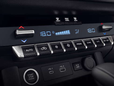 Cụm điều hòa tự động 2 vùng độc lập xe Mitsubishi Triton 2024