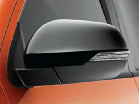 Gương chiếu hậu màu đen tích hợp đèn báo rẽ xe Mitsubishi Triton