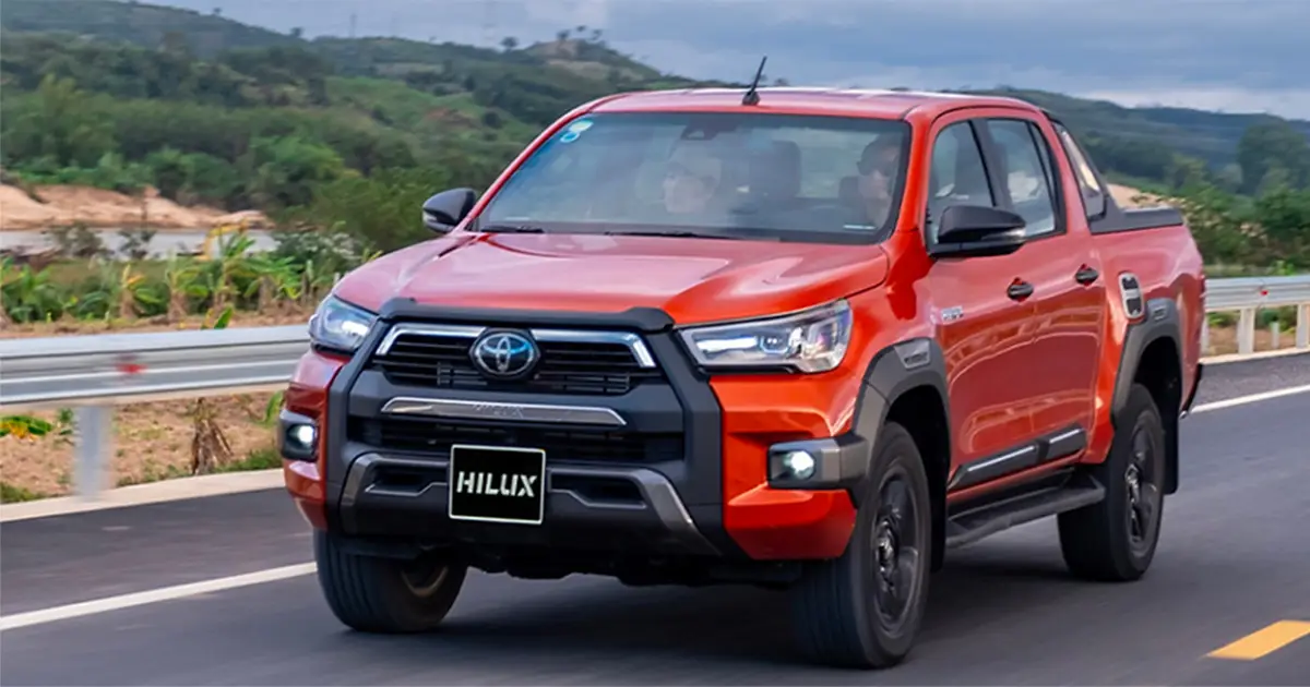 xe Toyota Hilux
