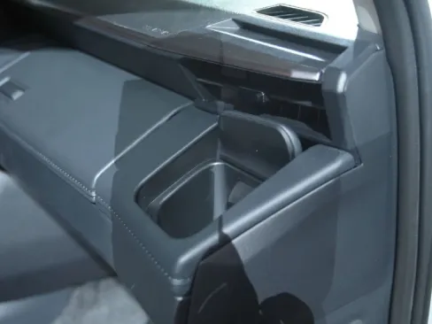 Hộc để nước Toyota Hilux