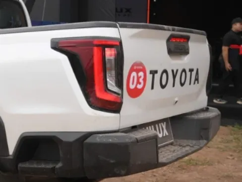 Cụm đèn sau Toyota Hilux