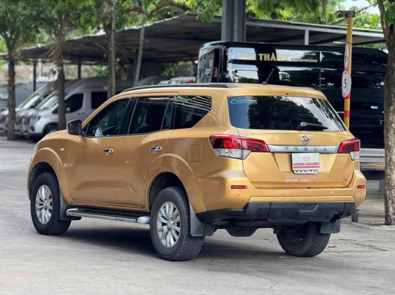 NISSAN TERRA S ( số sàn ,máy dầu).